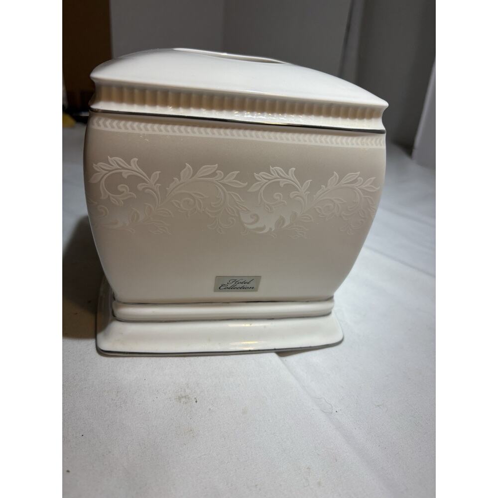 Bed Bath & Beyond Carlton Ceramic Tissue Box Cover - Picture 2 of 8